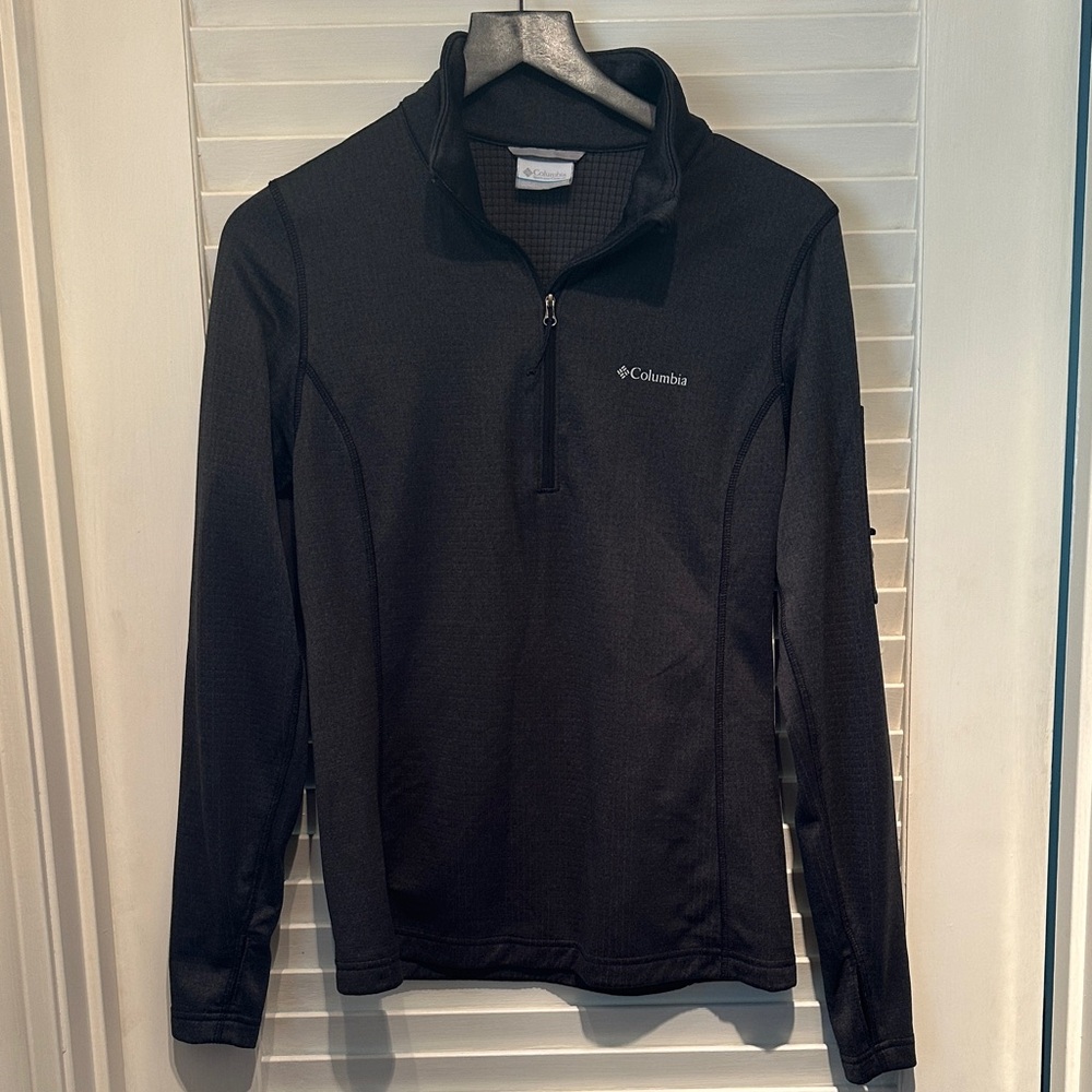 Columbia Black Long-Sleeve Pullover